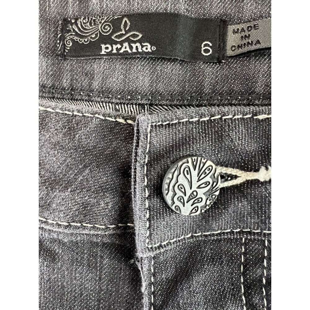 Prana Womens Gray Kara Stretch Cuffed Embroidered Jean Shorts Size 6 28” - Picture 3 of 5